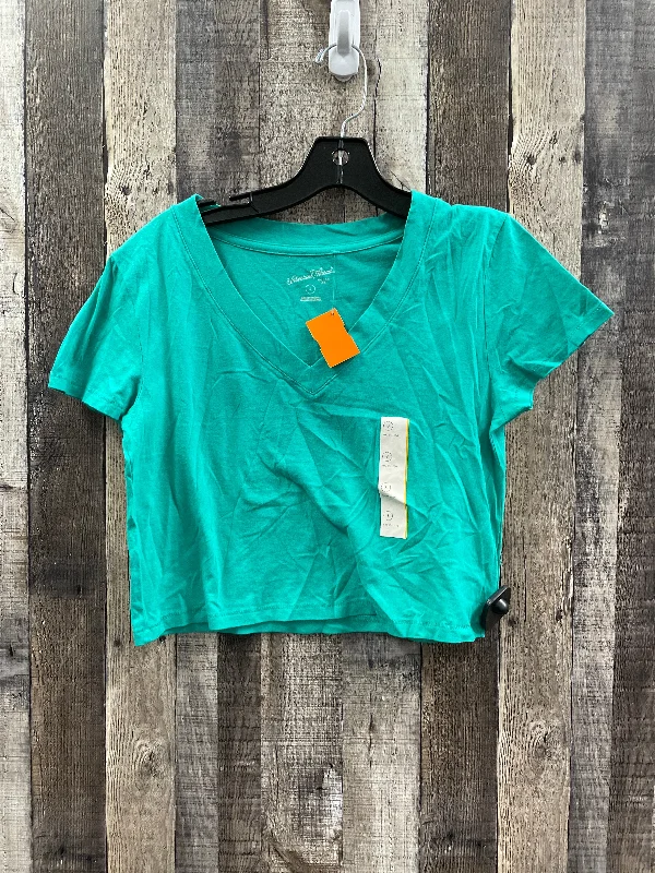 Top Short Sleeve By Universal Thread In Green, Size: S Monochromatic All