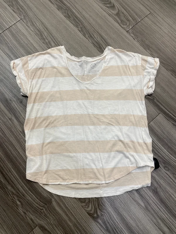 Top Short Sleeve By Maurices In Striped Pattern, Size: 1x Organic