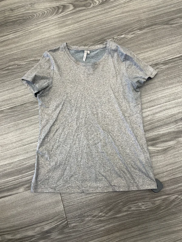 Top Short Sleeve By Banana Republic In Grey, Size: M Tailored