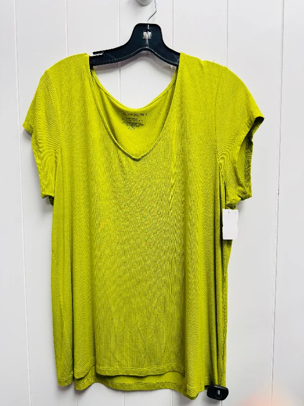 Top Short Sleeve By Tahari By Arthur Levine In Green, Size: Xl Traditional Men's Country