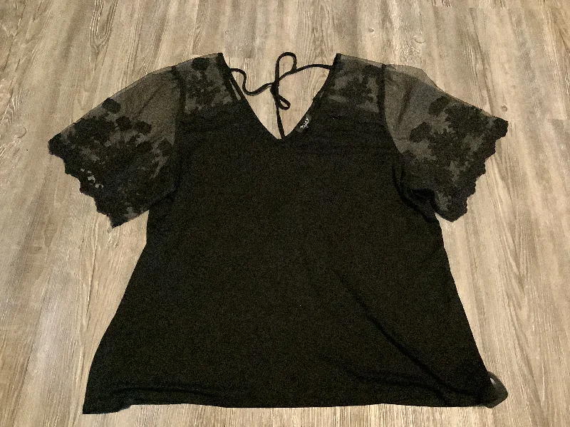 Top Short Sleeve By Clothes Mentor In Black, Size: 2x Beach