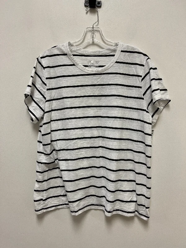 Top Short Sleeve Basic By Time And Tru In Striped Pattern, Size: 3x Unique Men's Upcycled