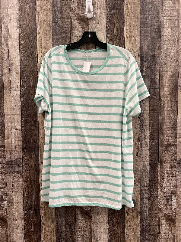 Top Short Sleeve By Torrid In Green & White, Size: 1x Laid