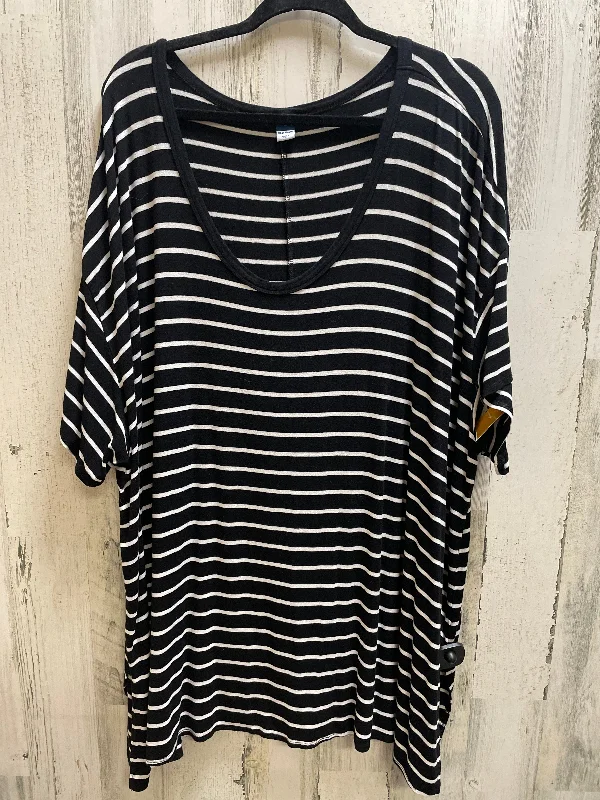 Top Short Sleeve By Old Navy In Striped Pattern, Size: 3x Business