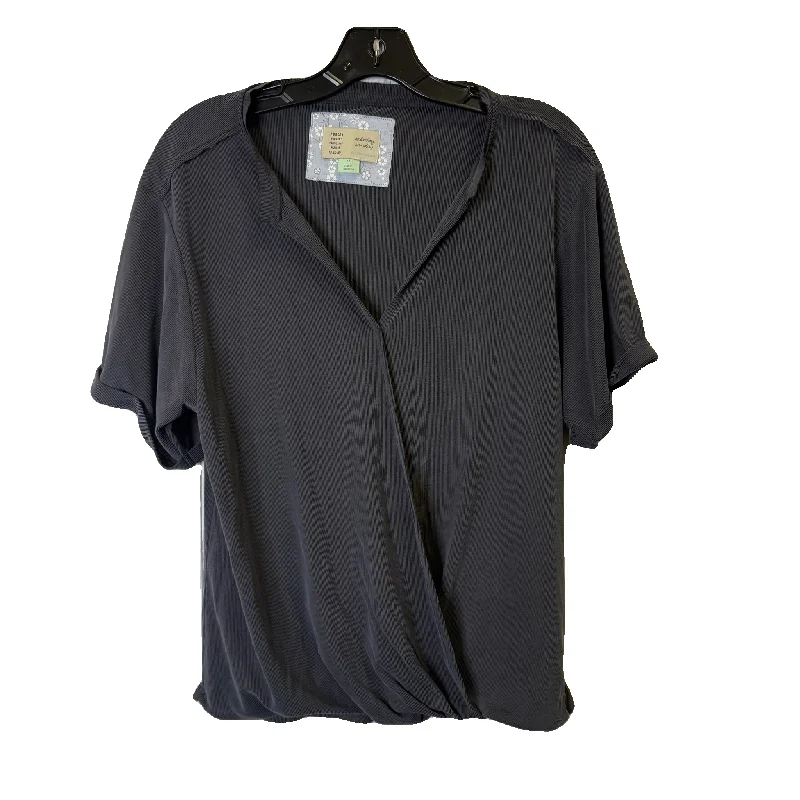 Top Short Sleeve By Clothes Mentor In Grey, Size: Xs Practical Men's Quick